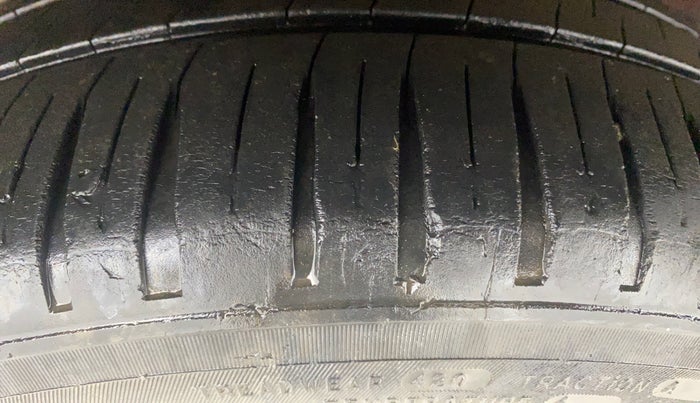 2014 Honda Brio S MT, Petrol, Manual, 69,819 km, Right Rear Tyre Tread