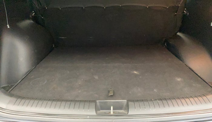 2015 Hyundai Creta S 1.6 PETROL, Petrol, Manual, 68,777 km, Boot Inside