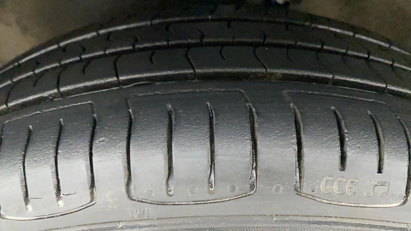 2017 Maruti Celerio VXI d, Petrol, Manual, 56,513 km, Left Front Tyre Tread