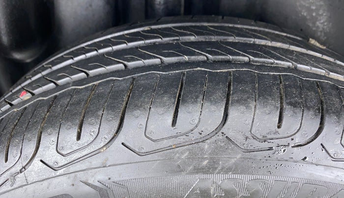 2017 Volkswagen Polo COMFORTLINE 1.2L PETROL, Petrol, Manual, 56,267 km, Right Rear Tyre Tread