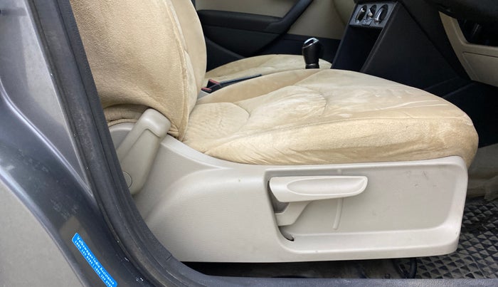 2012 Volkswagen Polo HIGHLINE1.2L, Petrol, Manual, 54,472 km, Driver Side Adjustment Panel