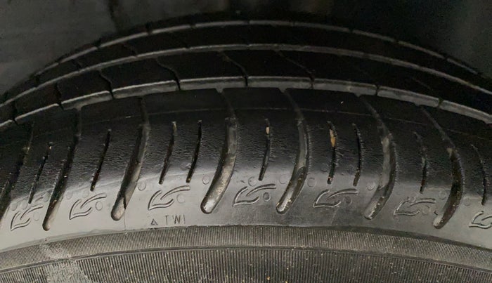 2020 Tata ALTROZ XZ 1.2, Petrol, Manual, 19,911 km, Left Rear Tyre Tread