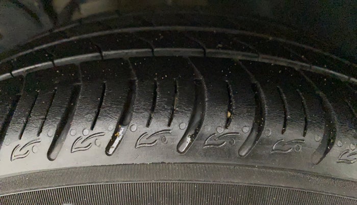 2020 Tata ALTROZ XZ 1.2, Petrol, Manual, 19,911 km, Left Front Tyre Tread