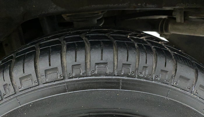 2016 Maruti Alto 800 LXI, Petrol, Manual, 28,909 km, Left Rear Tyre Tread