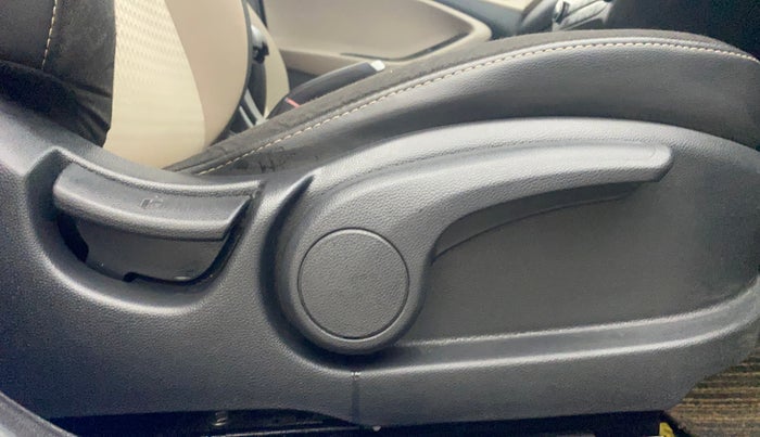 2018 Hyundai Elite i20 ASTA 1.2  CVT, Petrol, Automatic, 41,039 km, Driver Side Adjustment Panel