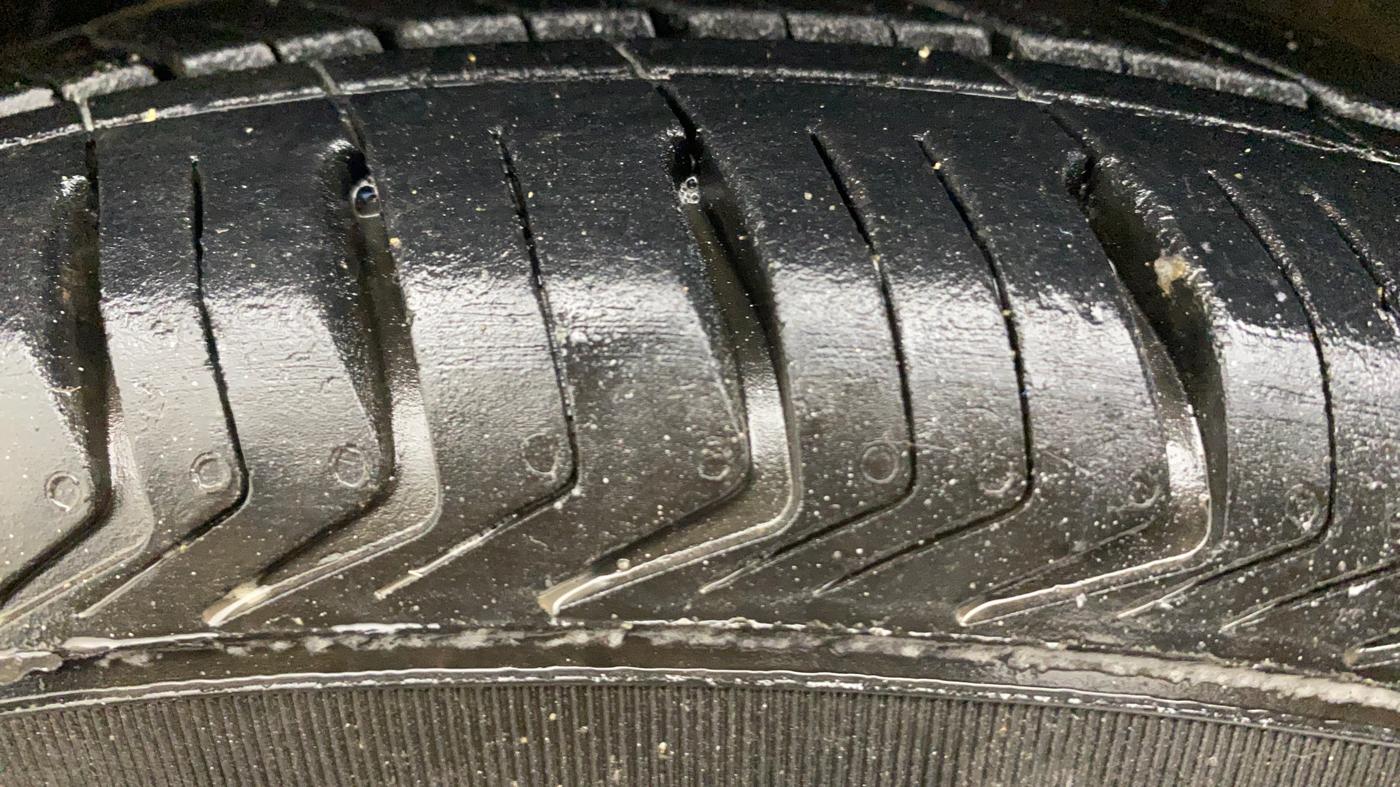 2014 Honda Brio S MT, Petrol, Manual, 81,134 km, Left Front Tyre Tread