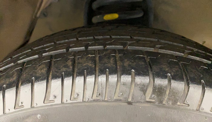 2018 Toyota Innova Crysta 2.4 GX 7 STR, Diesel, Manual, 52,018 km, Right Front Tyre Tread