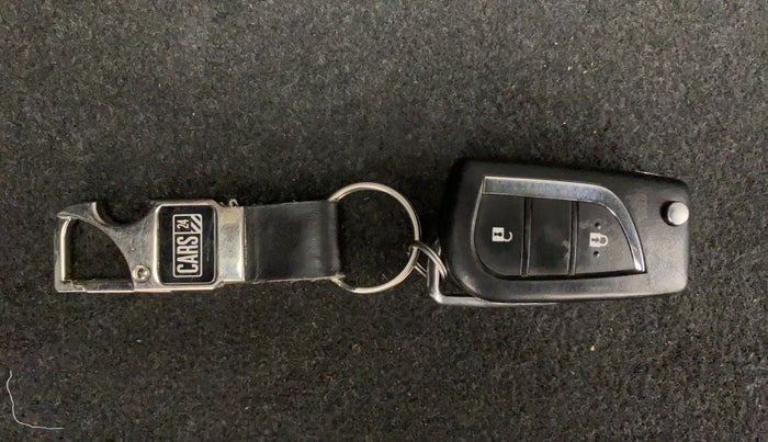 2018 Toyota Innova Crysta 2.4 GX 7 STR, Diesel, Manual, 52,018 km, Key Close-up