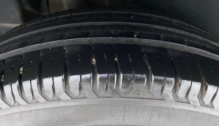 2017 Maruti Dzire VXI, Petrol, Manual, 17,083 km, Right Rear Tyre Tread