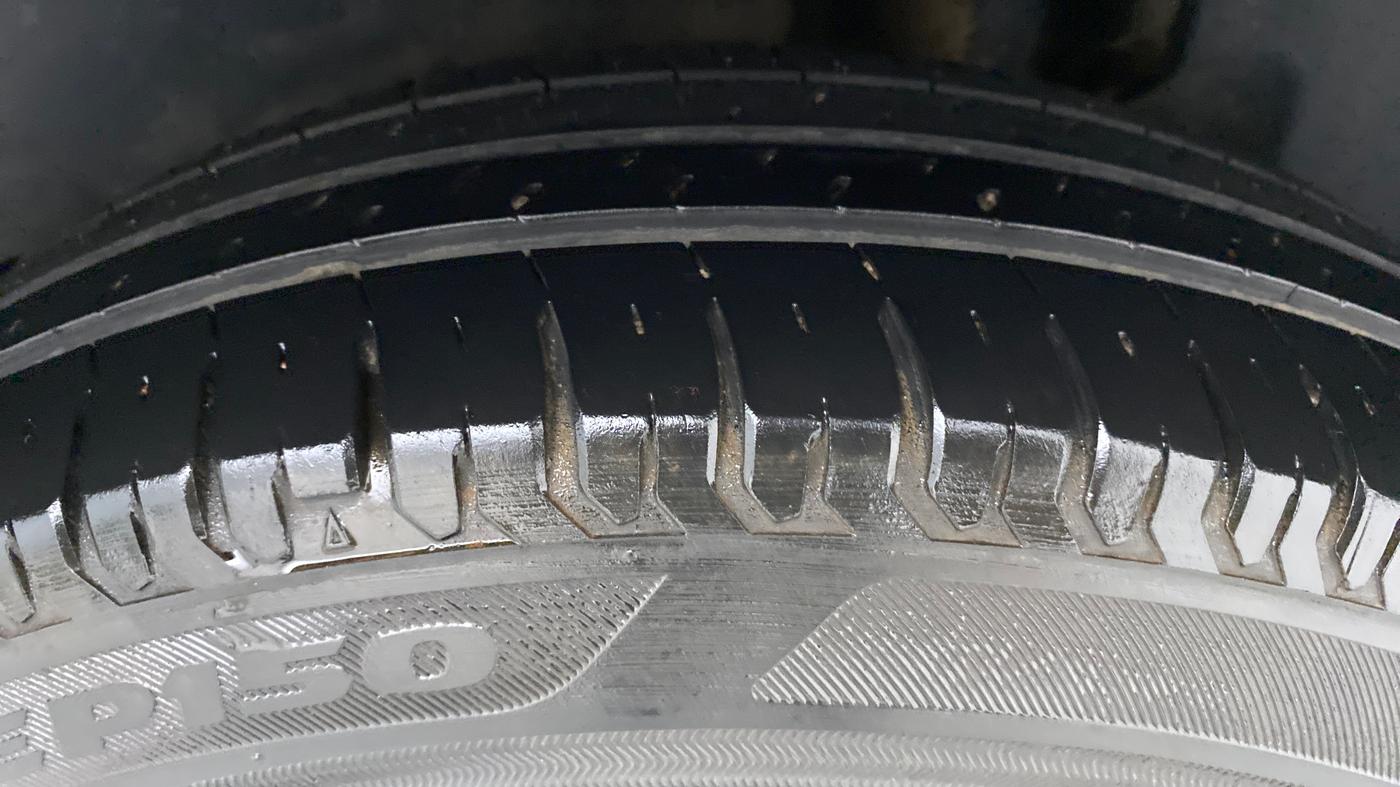 2017 Maruti Dzire VXI, Petrol, Manual, 17,083 km, Left Rear Tyre Tread