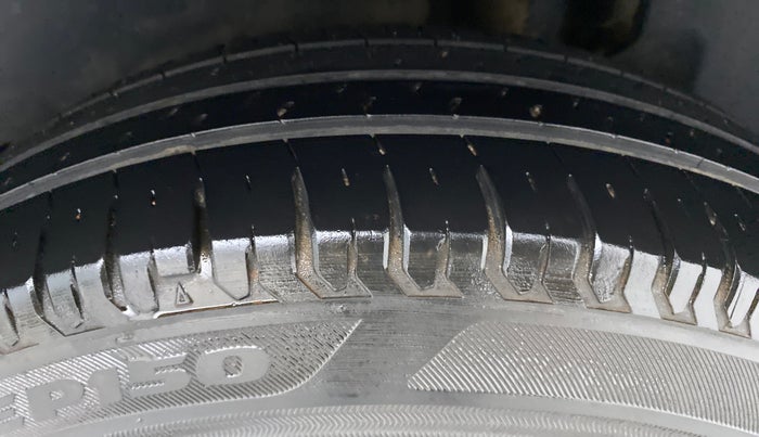 2017 Maruti Dzire VXI, Petrol, Manual, 17,083 km, Left Rear Tyre Tread