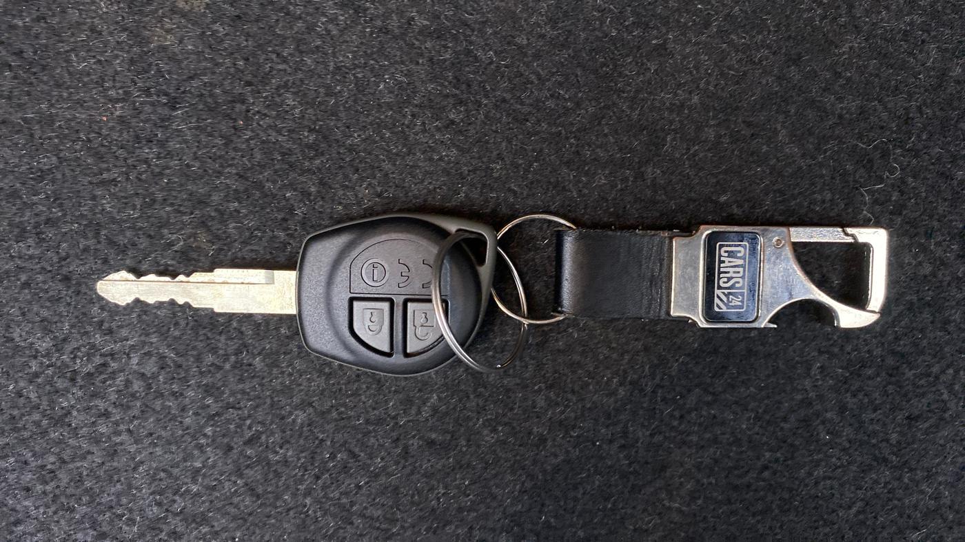 2017 Maruti Dzire VXI, Petrol, Manual, 17,083 km, Key Close Up