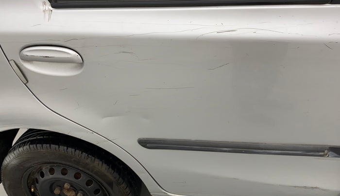 2014 Toyota Etios Liva G, Petrol, Manual, 36,837 km, Right rear door - Slightly dented