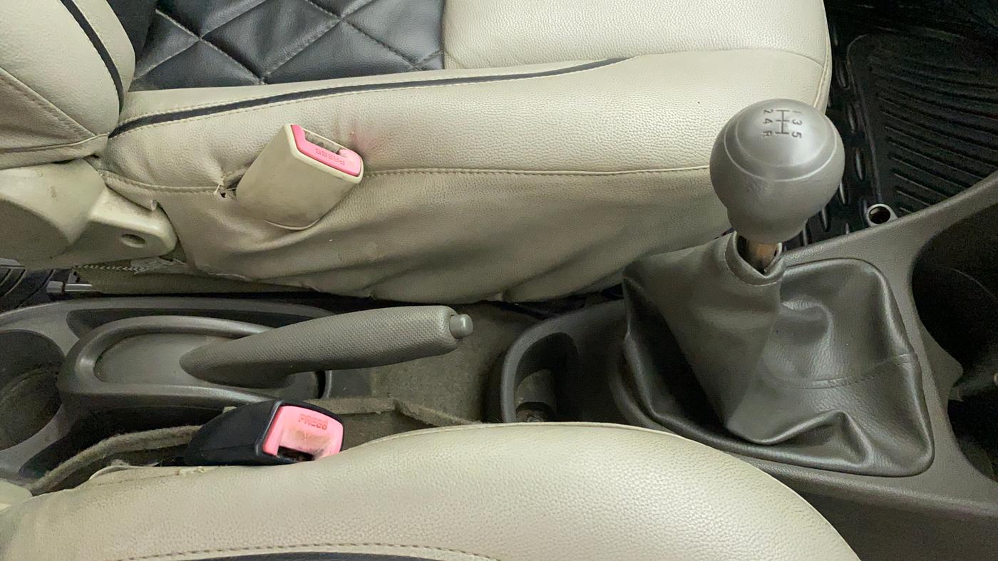 2014 Toyota Etios Liva G, Petrol, Manual, 36,837 km, Gear Lever