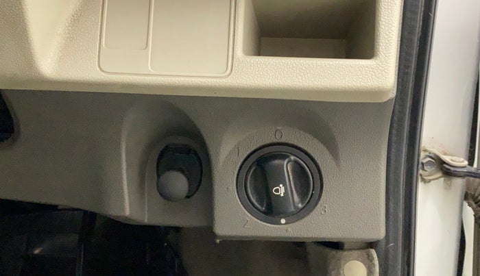2014 Toyota Etios Liva G, Petrol, Manual, 36,837 km, Dashboard - Headlight height adjustment not working