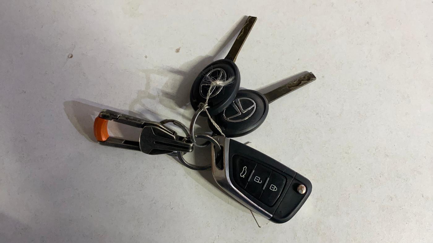 2022 Tata PUNCH PURE MT, Petrol, Manual, 85,660 km, Key Close Up