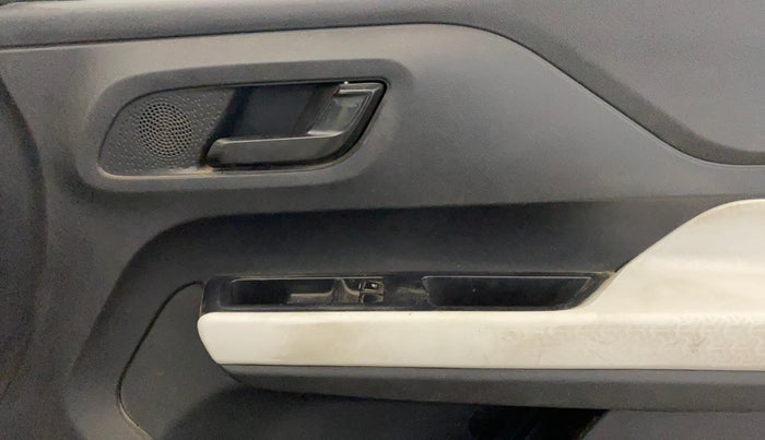 2022 Tata PUNCH PURE MT, Petrol, Manual, 85,660 km, Driver Side Door Panels Control