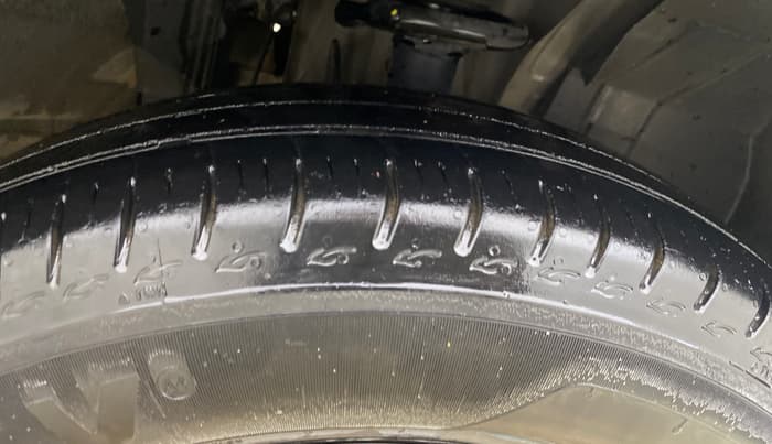 2024 Renault TRIBER RXL MT, CNG, Manual, 67,134 km, Right Front Tyre Tread