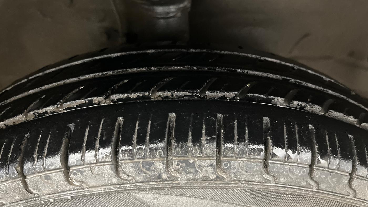 2016 Maruti Wagon R 1.0 LXI CNG, CNG, Manual, 66,473 km, Right Front Tyre Tread