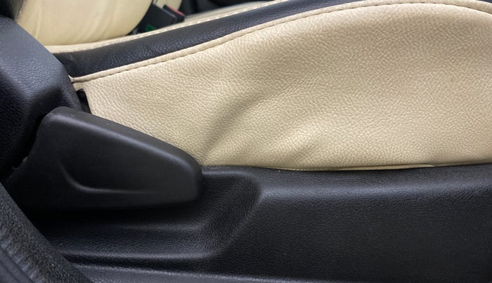 2020 Renault Kwid RXT 0.8, Petrol, Manual, 22,685 km, Driver Side Adjustment Panel