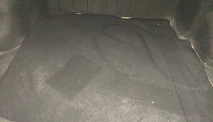 2013 Hyundai Verna FLUIDIC 1.6 CRDI SX, Diesel, Manual, 96,675 km, Boot Inside