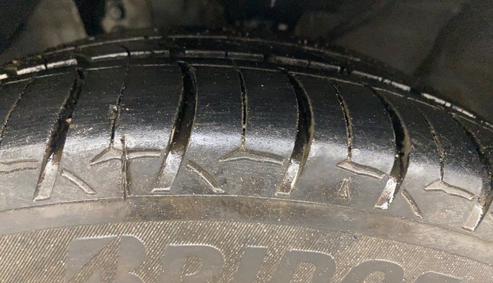 2013 Hyundai Verna FLUIDIC 1.6 CRDI SX, Diesel, Manual, 96,675 km, Left Front Tyre Tread