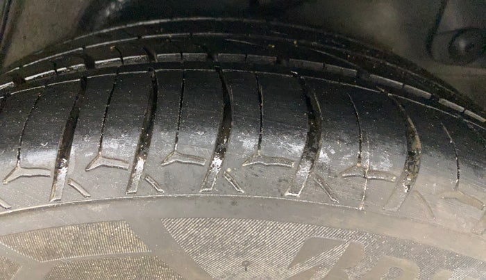 2013 Hyundai Verna FLUIDIC 1.6 CRDI SX, Diesel, Manual, 96,675 km, Left Rear Tyre Tread