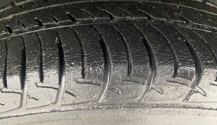 2022 Renault Kwid RXT 1.0 AMT, Petrol, Automatic, 36,428 km, Left Rear Tyre Tread