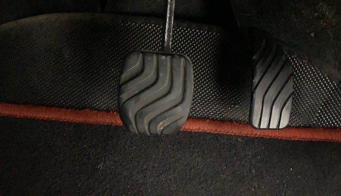 2022 Renault Kwid RXT 1.0 AMT, Petrol, Automatic, 36,428 km, Pedals