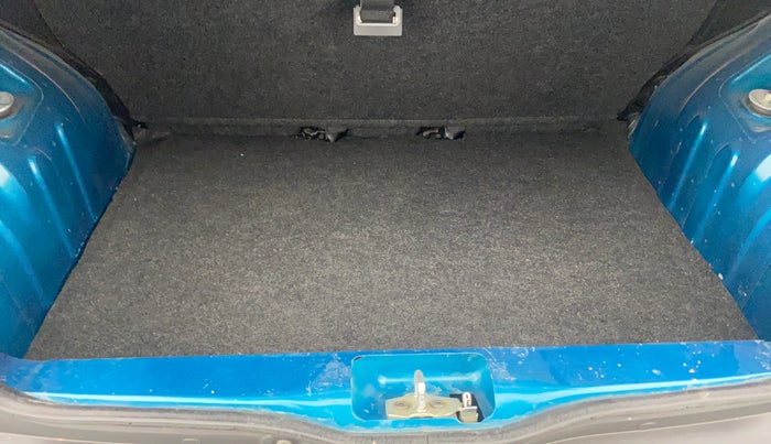 2022 Renault Kwid RXT 1.0 AMT, Petrol, Automatic, 36,428 km, Boot Inside