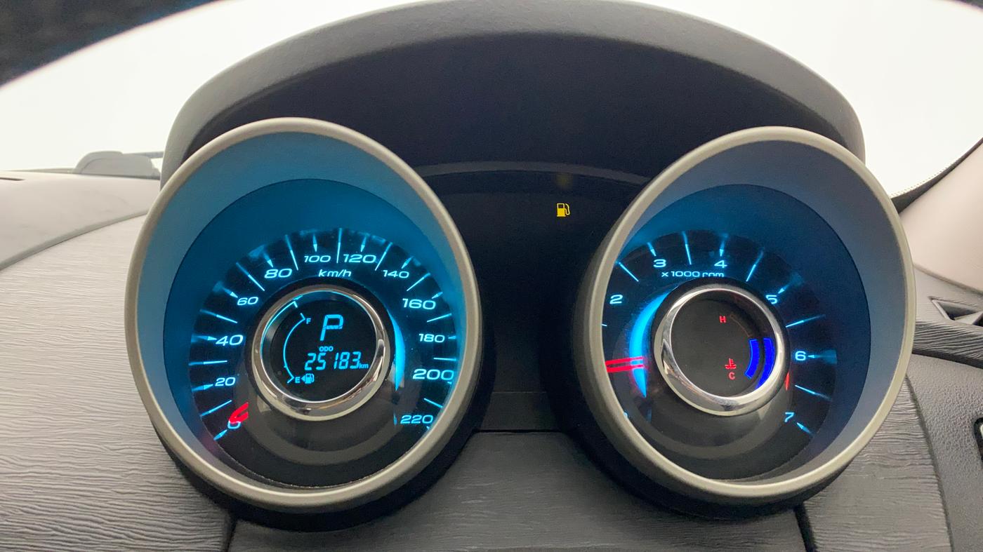 2017 Mahindra XUV500 W10 AT, Diesel, Automatic, 24,661 km, Odometer Image