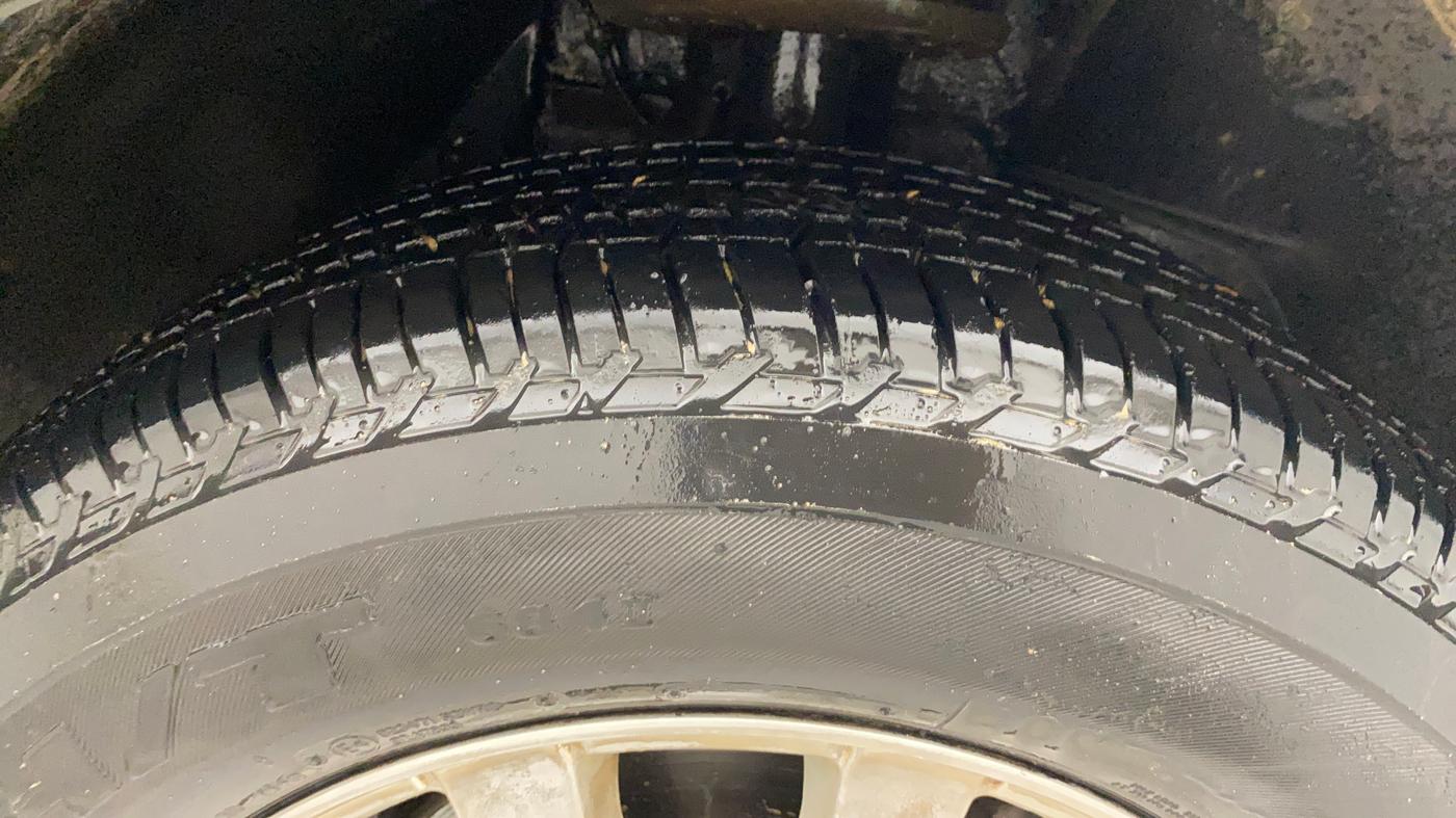 2017 Mahindra XUV500 W10 AT, Diesel, Automatic, 24,661 km, Right Front Tyre Tread