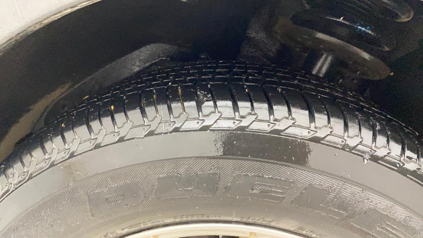 2017 Mahindra XUV500 W10 AT, Diesel, Automatic, 24,661 km, Left Front Tyre Tread
