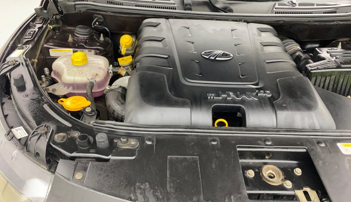 2017 Mahindra XUV500 W10 AT, Diesel, Automatic, 25,138 km, Engine View - Right