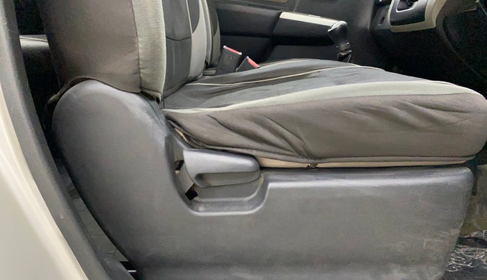 2015 Maruti Wagon R 1.0 VXI, CNG, Manual, 57,206 km, Driver Side Adjustment Panel