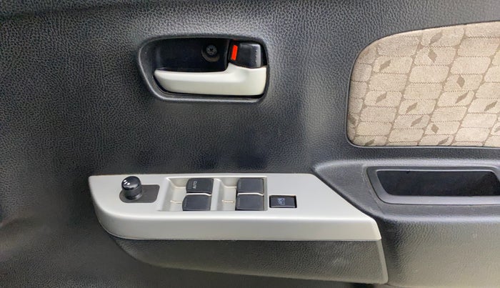 2015 Maruti Wagon R 1.0 VXI, CNG, Manual, 57,206 km, Driver Side Door Panels Control