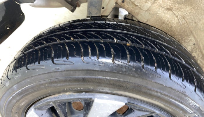 2015 Maruti Wagon R 1.0 VXI, CNG, Manual, 57,206 km, Right Rear Tyre Tread