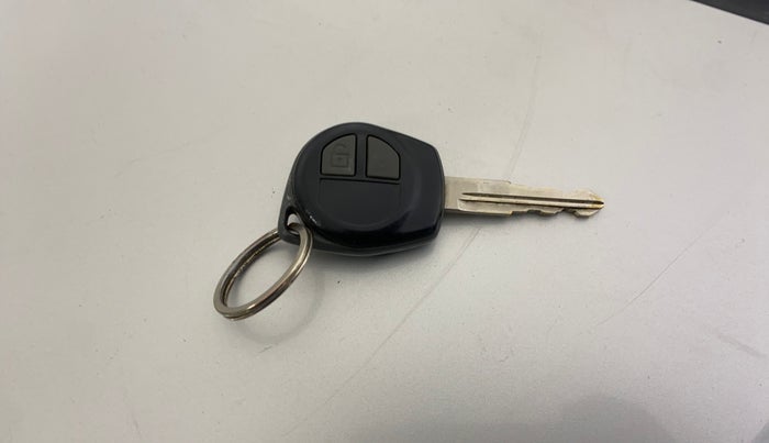 2015 Maruti Wagon R 1.0 VXI, CNG, Manual, 57,206 km, Key Close Up