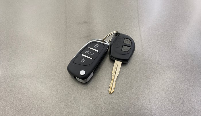 2018 Maruti Swift VXI AMT, Petrol, Automatic, 59,726 km, Key Close Up