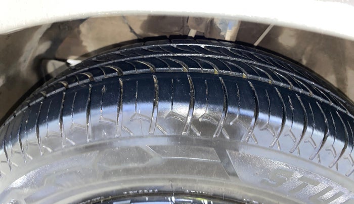 2018 Maruti Swift VXI AMT, Petrol, Automatic, 59,726 km, Left Front Tyre Tread