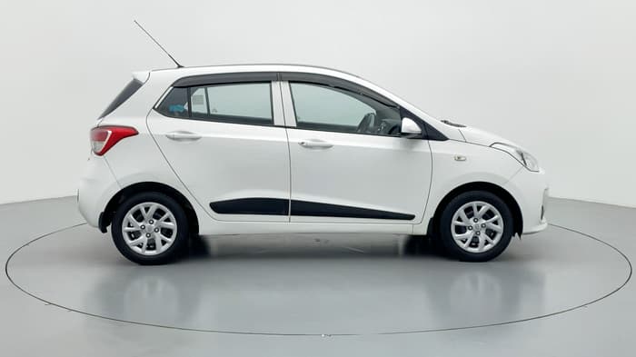 2017 Hyundai Grand i10 MAGNA 1.2 VTVT, Petrol, Manual, 42,010 km, Right Side View