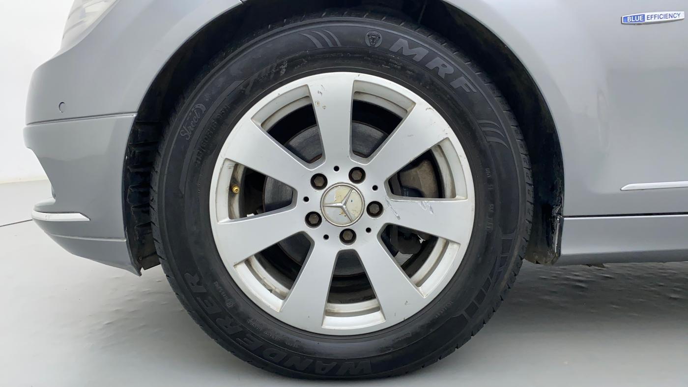 2010 Mercedes Benz C Class 250 CDI CLASSIC, Diesel, Automatic, 1,16,844 km, Left Front Wheel