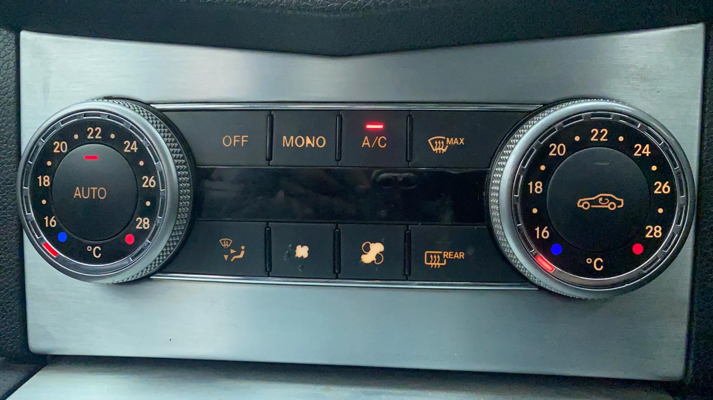2010 Mercedes Benz C Class 250 CDI CLASSIC, Diesel, Automatic, 1,16,844 km, Automatic Climate Control