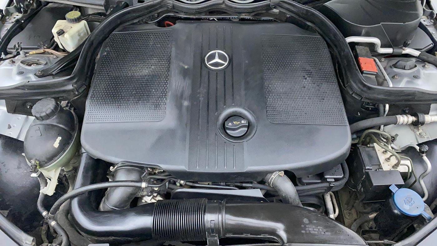 2010 Mercedes Benz C Class 250 CDI CLASSIC, Diesel, Automatic, 1,16,844 km, Open Bonet