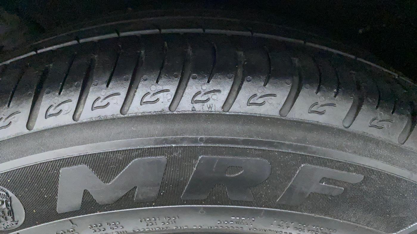 2010 Mercedes Benz C Class 250 CDI CLASSIC, Diesel, Automatic, 1,16,844 km, Right Rear Tyre Tread