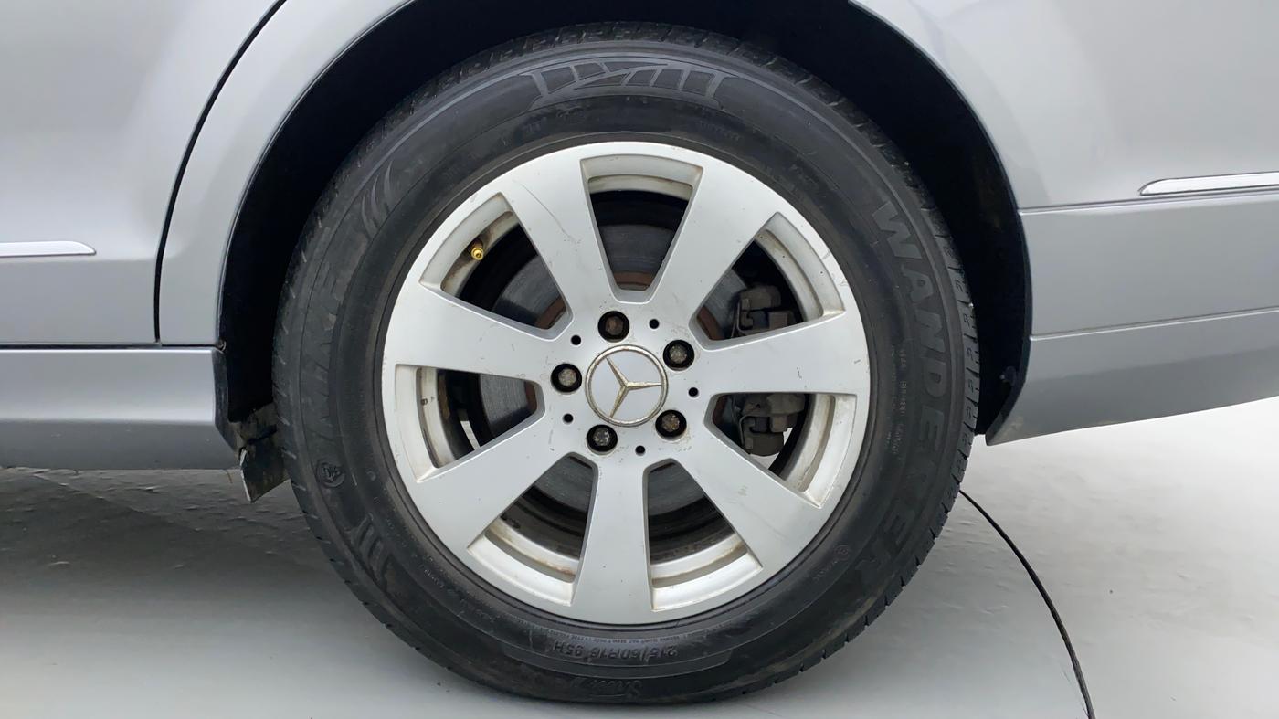 2010 Mercedes Benz C Class 250 CDI CLASSIC, Diesel, Automatic, 1,16,844 km, Left Rear Wheel