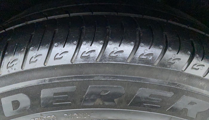 2010 Mercedes Benz C Class 250 CDI CLASSIC, Diesel, Automatic, 1,16,844 km, Left Rear Tyre Tread