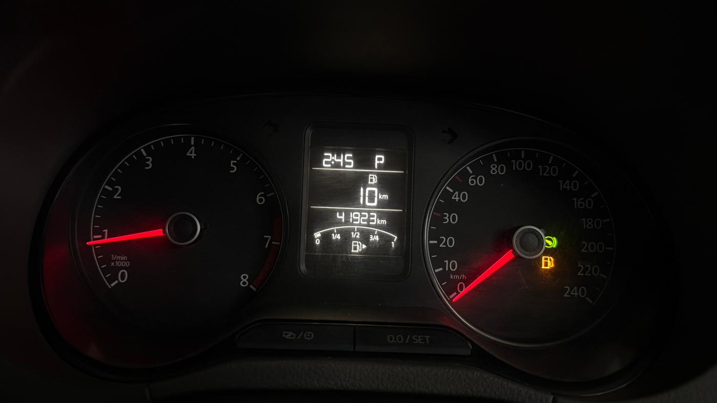 2015 Volkswagen Vento HIGHLINE PETROL AT, Petrol, Automatic, 41,913 km, Odometer Image