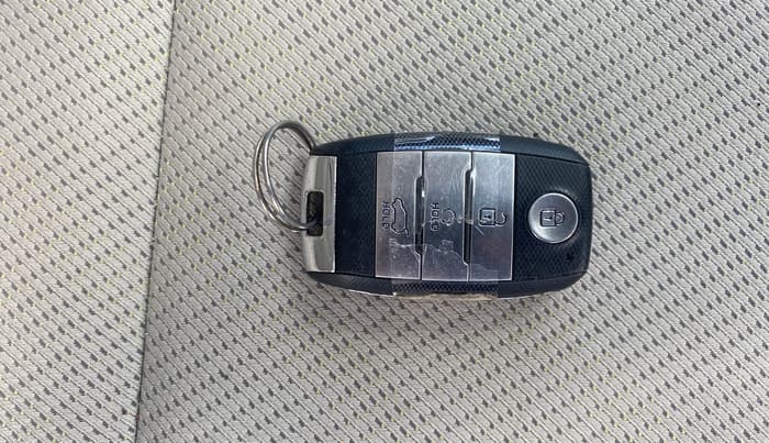 2022 KIA SELTOS HTK PLUS 1.5 IMT, Petrol, Manual, 32,402 km, Key Close Up