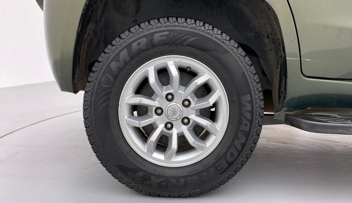 2017 Mahindra TUV300 T8, Diesel, Manual, 1,07,404 km, Right Rear Wheel